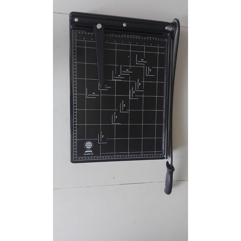 GUILLOTINA A3 -NEGRO -20 HOJAS METAL TOWER GAR: 3 MESES AREA 6